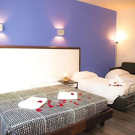 Chroma Exy - Chroma Italy 4*